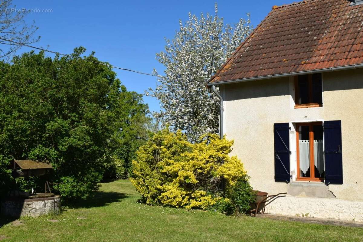 Maison à CHARRIN