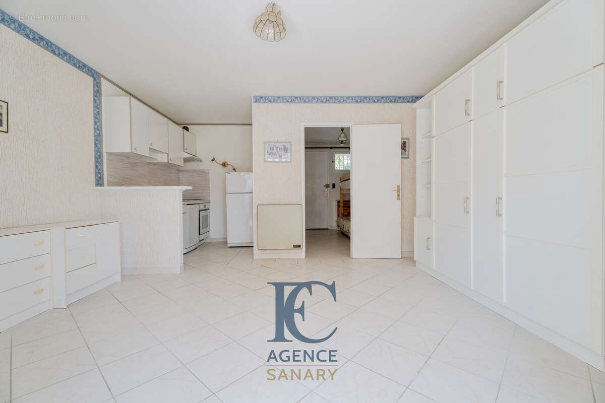 Appartement à SAINT-CYR-SUR-MER