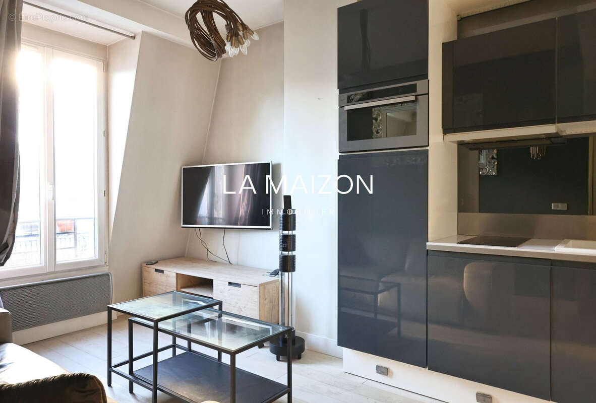 Appartement à PARIS-8E