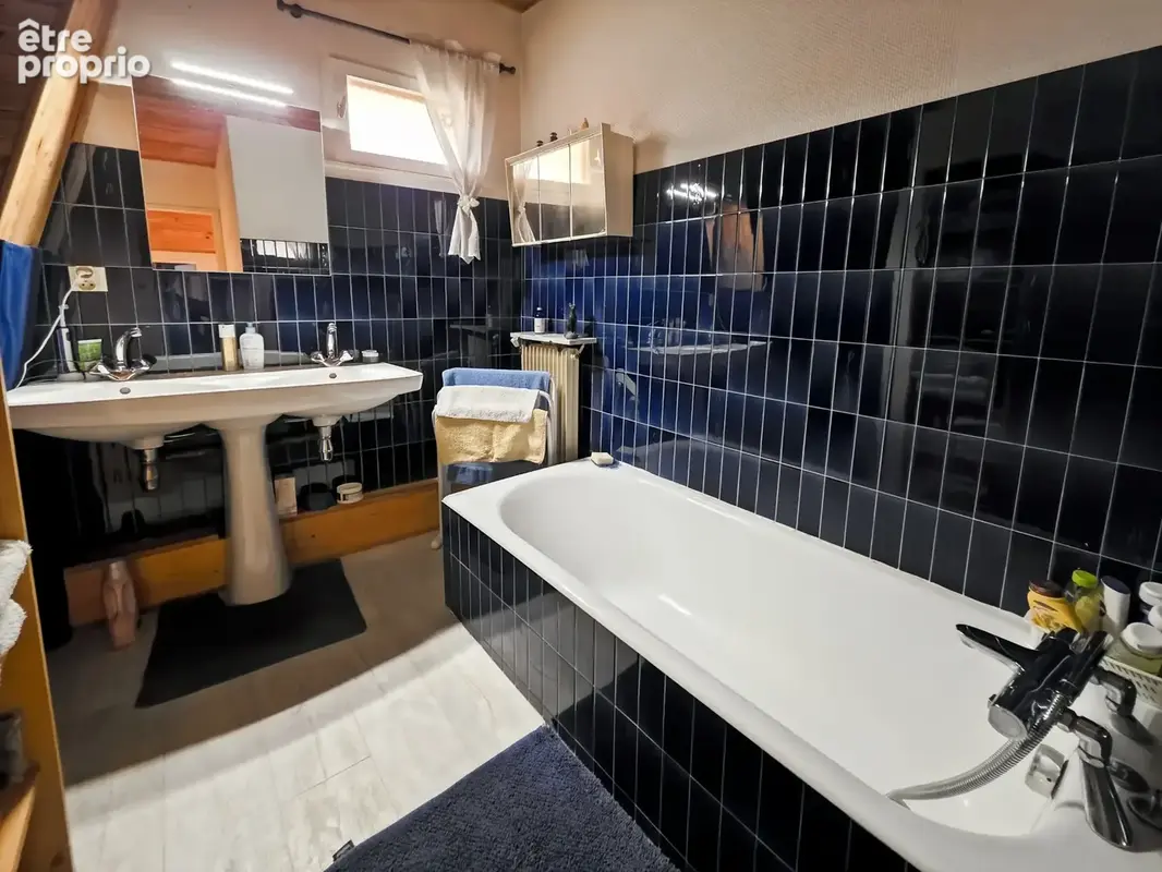 Maison de ville 117 m² – 3 chambres – Garage – Petite cour – Centre Lons-le-Saunier - photo 8