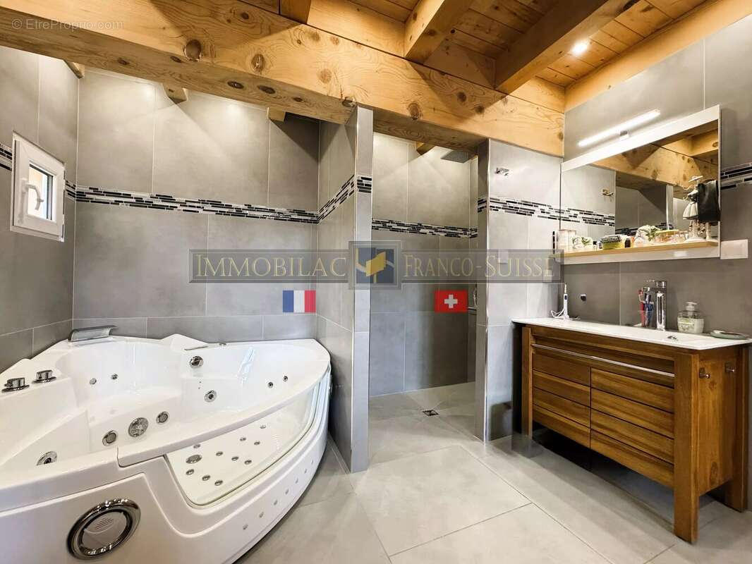 Onnion – chalet familial d’environ 300 m², 5 chambres, terrain de 4 484 m² et vue montagnes - photo 9