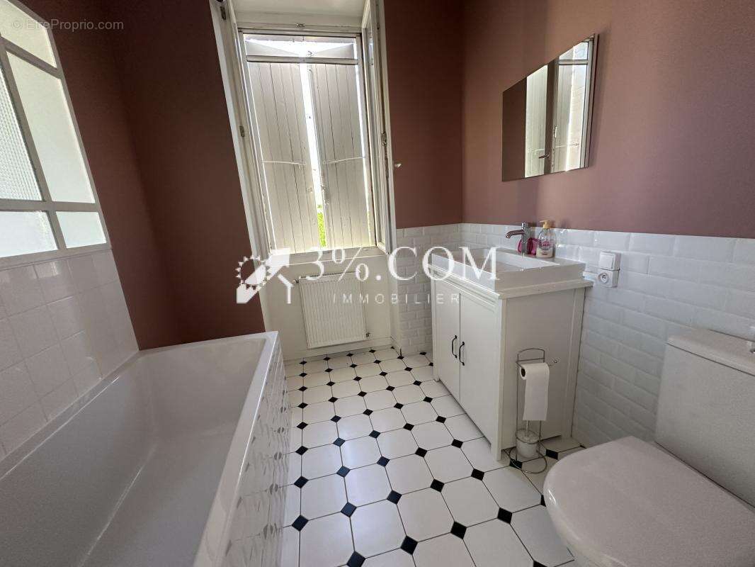 Maison de ville , 3 chambres deux niveaux proche centre vill - photo 11