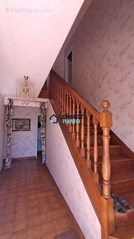 Maison 138 m² à Langonnet  - photo 2