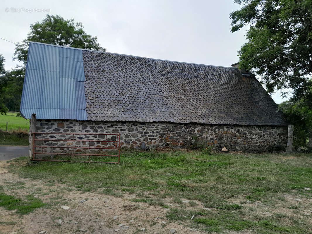 Maison à SEGUR-LES-VILLAS