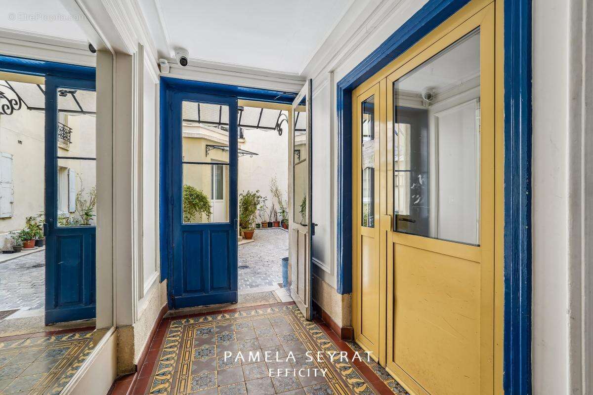 Appartement à PARIS-17E