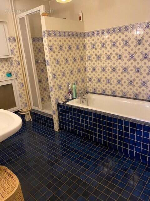 Appartement à COURS-LA-VILLE