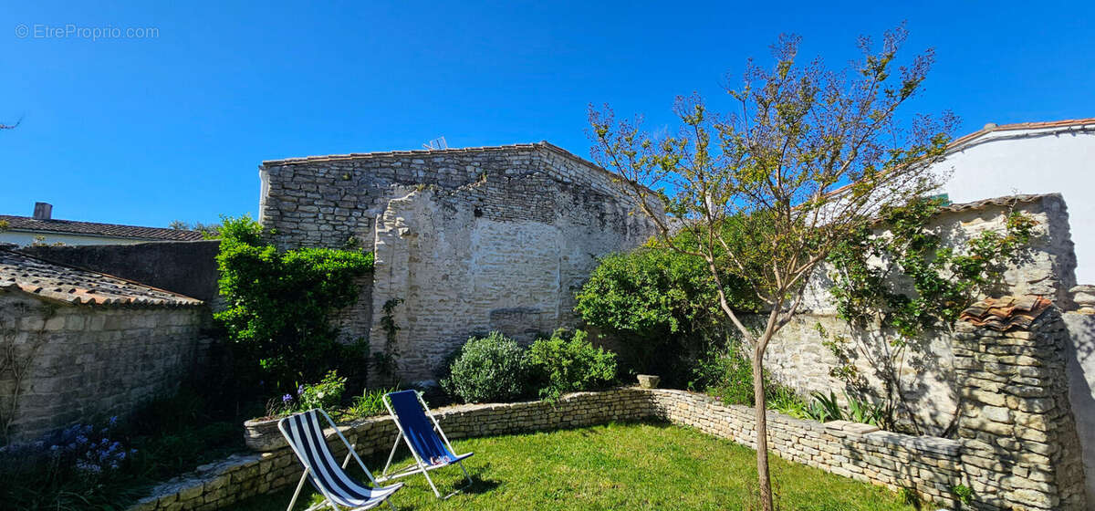 Maison à SAINT-CLEMENT-DES-BALEINES