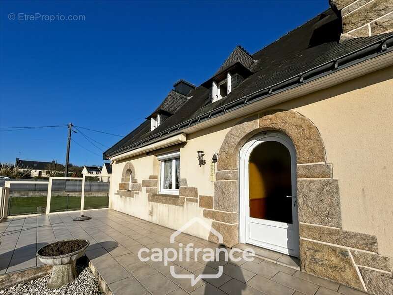 Maison à SAINT-GONNERY
