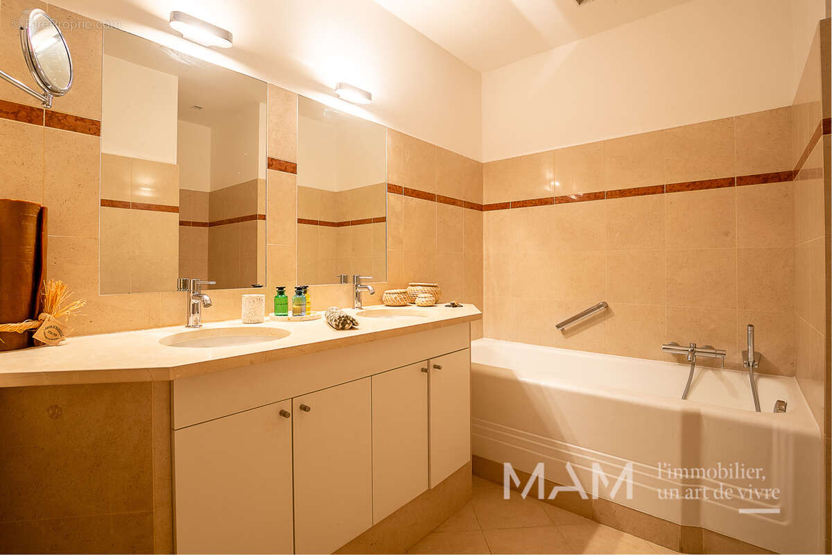 Appartement à MARSEILLE-8E