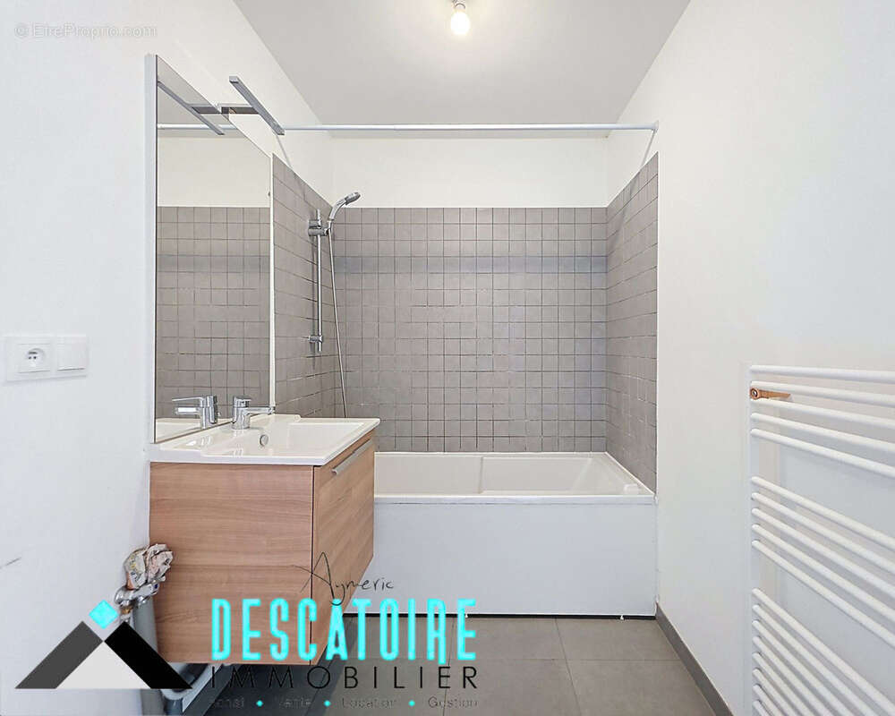 Maison à LA CHAPELLE-D'ARMENTIERES