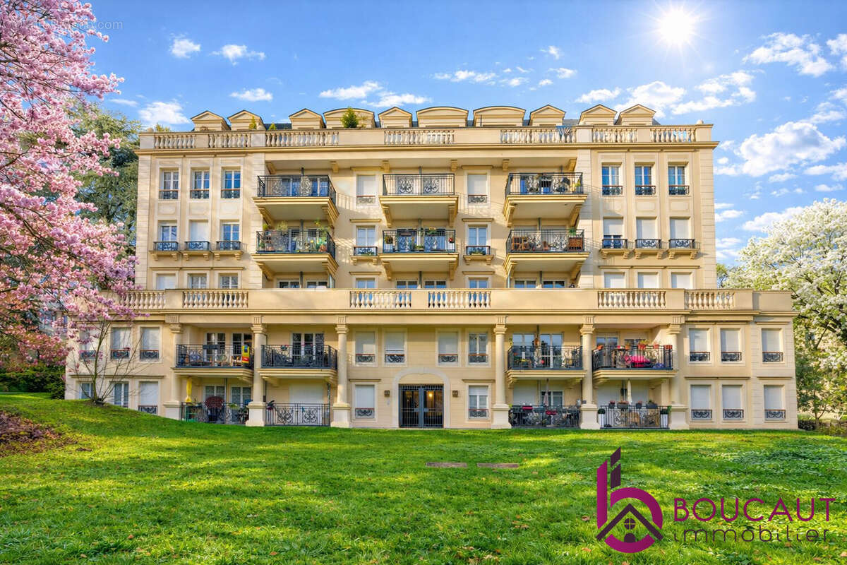 Appartement à LE PLESSIS-ROBINSON