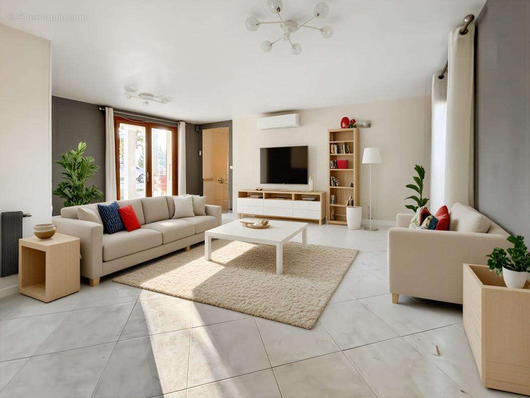Proche FLEURANCE, maison individuelle de plain pied avec dépendances et terrain autour - photo 3