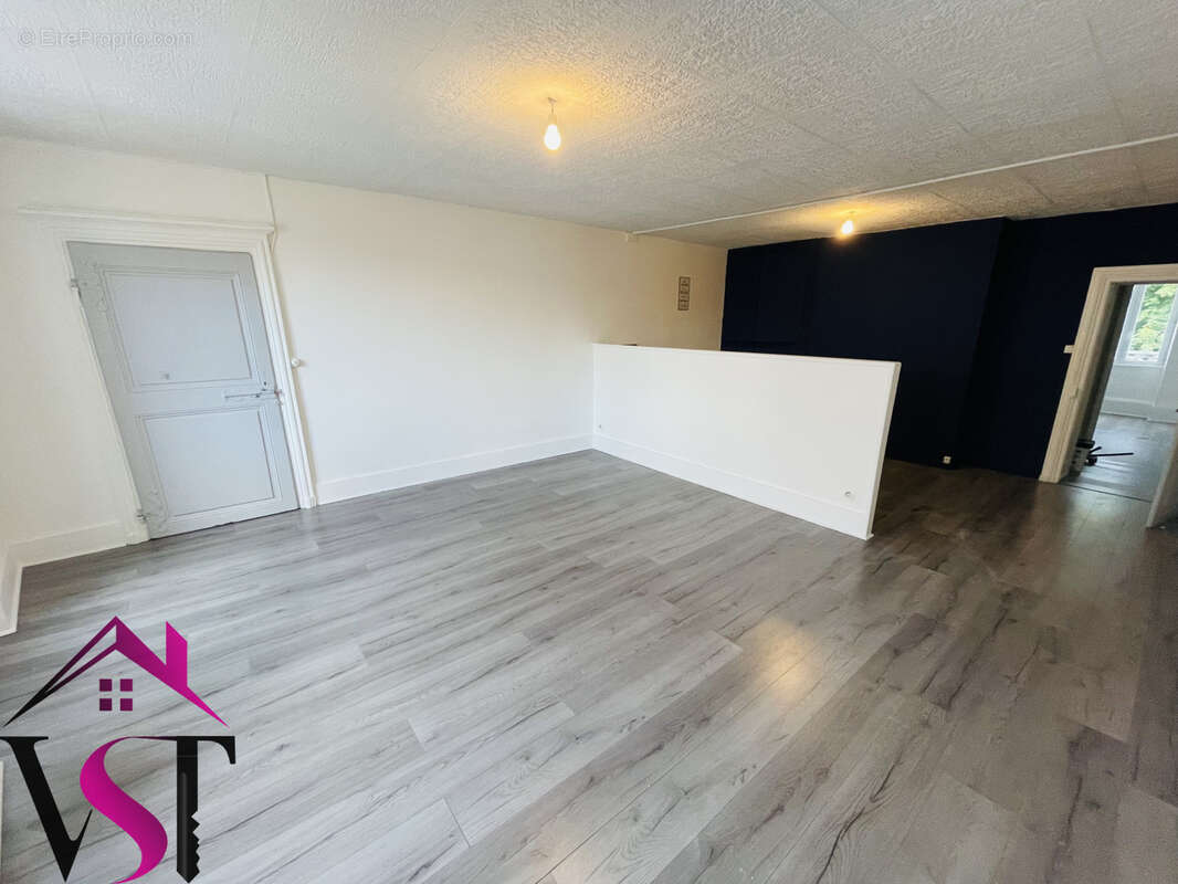 Appartement à ARC-LES-GRAY