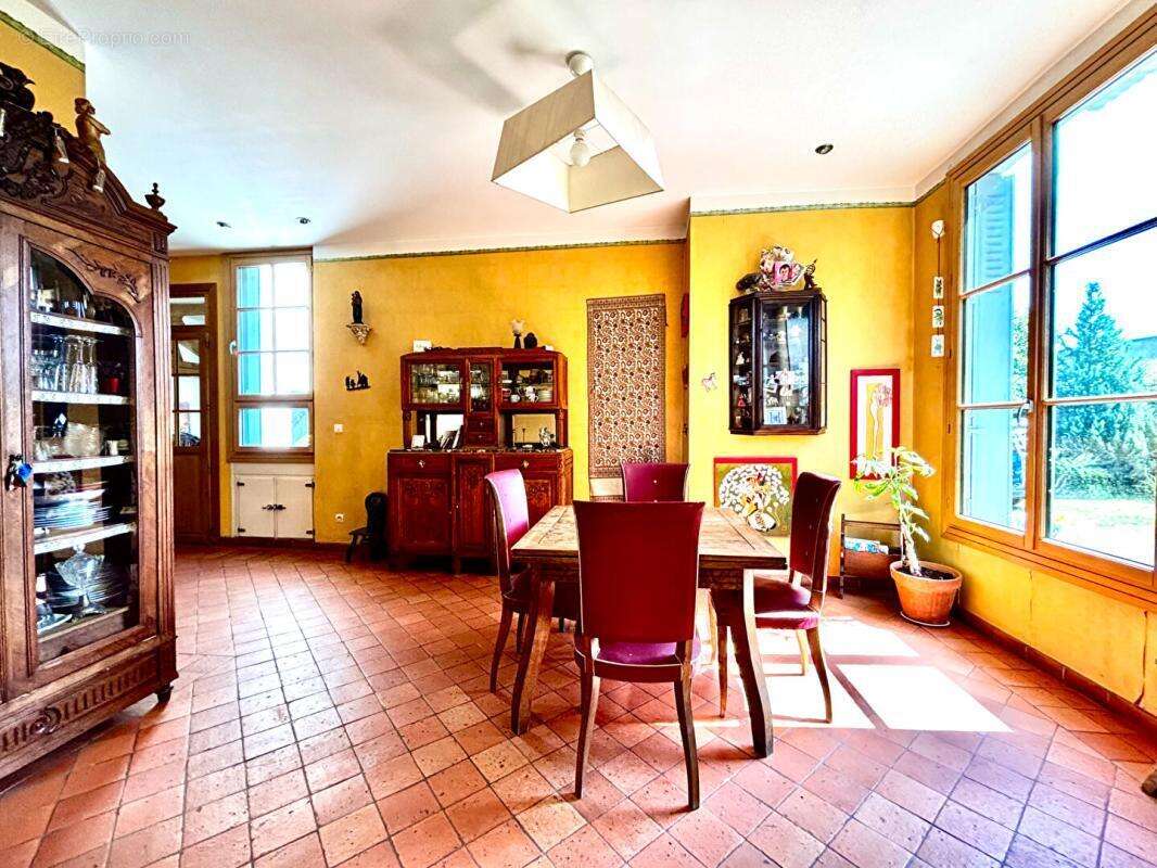 Chateau  (6 chambres) - 190 m2 - photo 11
