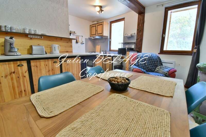 Appartement à SAINT-CLEMENT-SUR-DURANCE