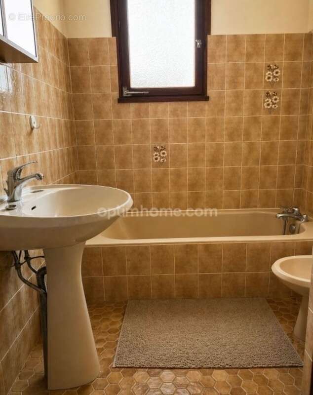 Xambes – Maison 127 m² – 3 chambres + bureau – Garage 72 m² – Terrain 3 500 m² - photo 6