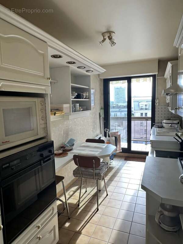 Appartement à CHARENTON-LE-PONT