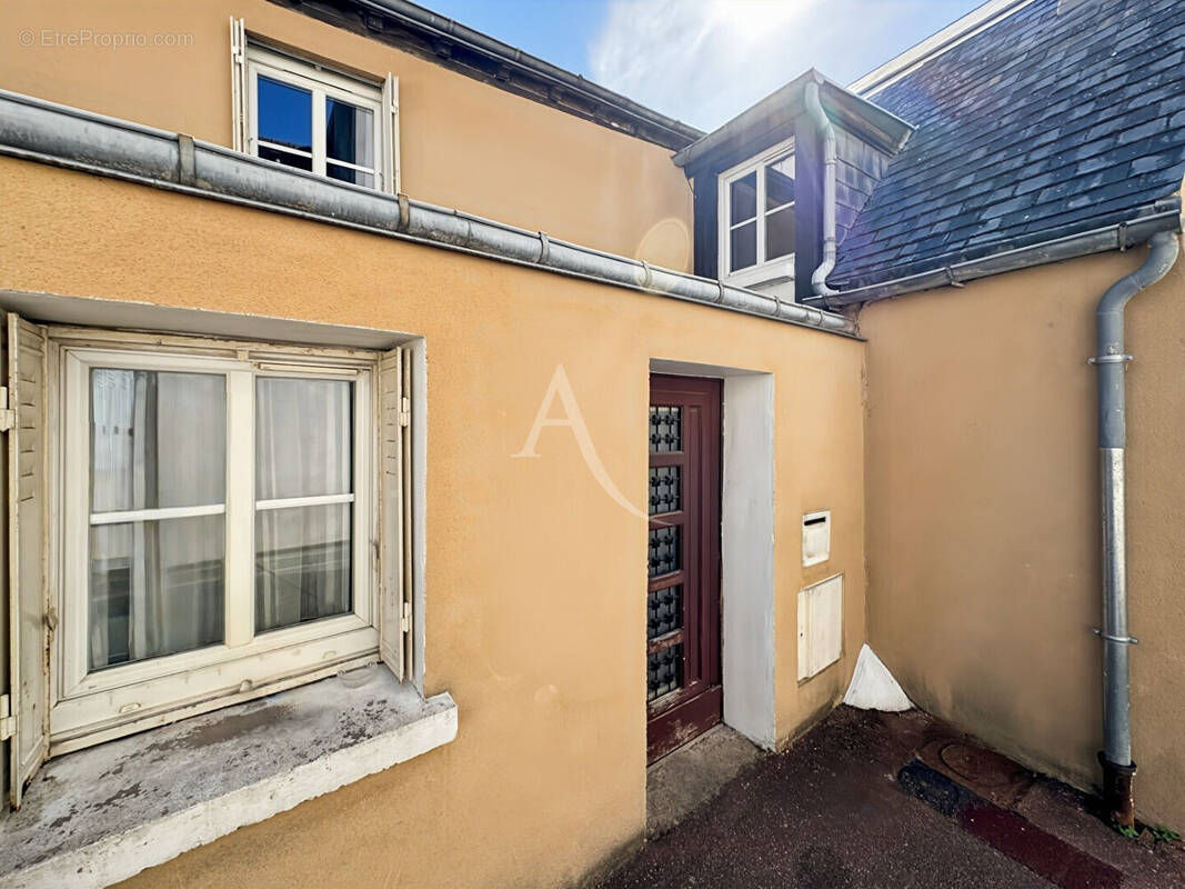 Maison à ETAMPES