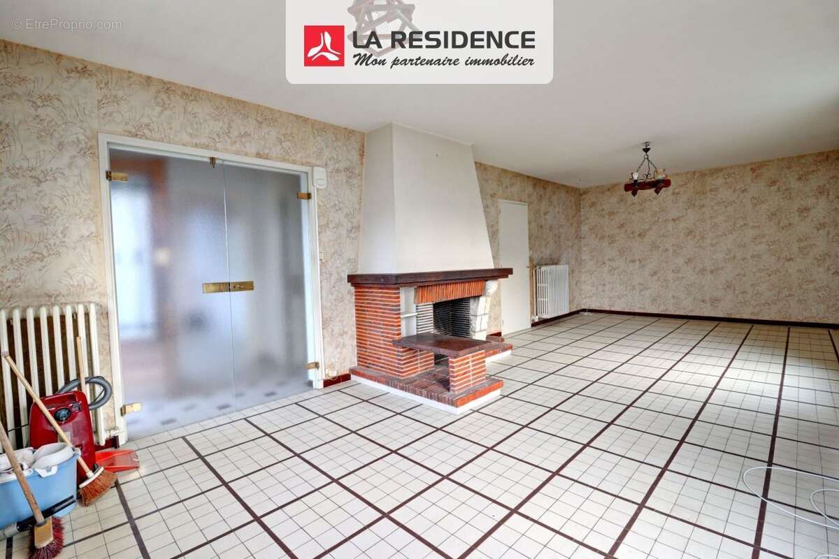 Maison à LA CHAUSSEE-SAINT-VICTOR