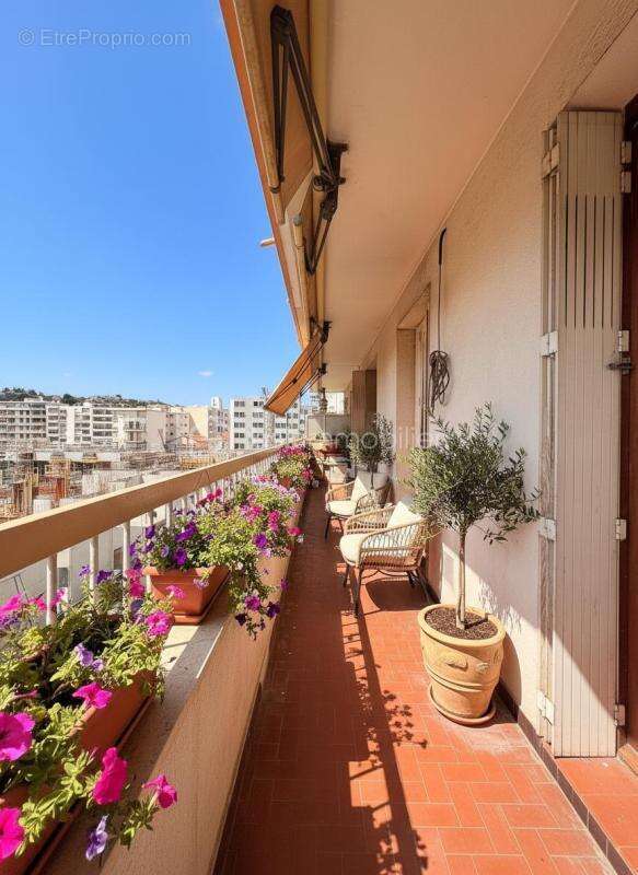 Appartement à SAINT-LAURENT-DU-VAR