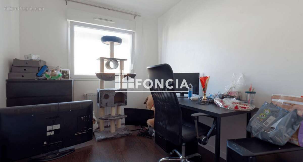 Appartement à SAINT-PIERRE-DU-PERRAY