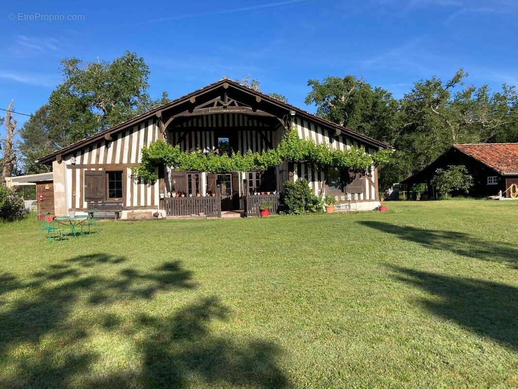 Maison à LUXEY