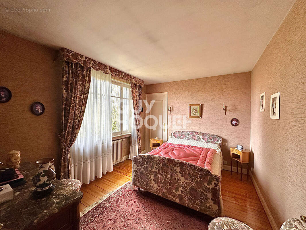 Maison à SAINT-SYMPHORIEN-SUR-COISE