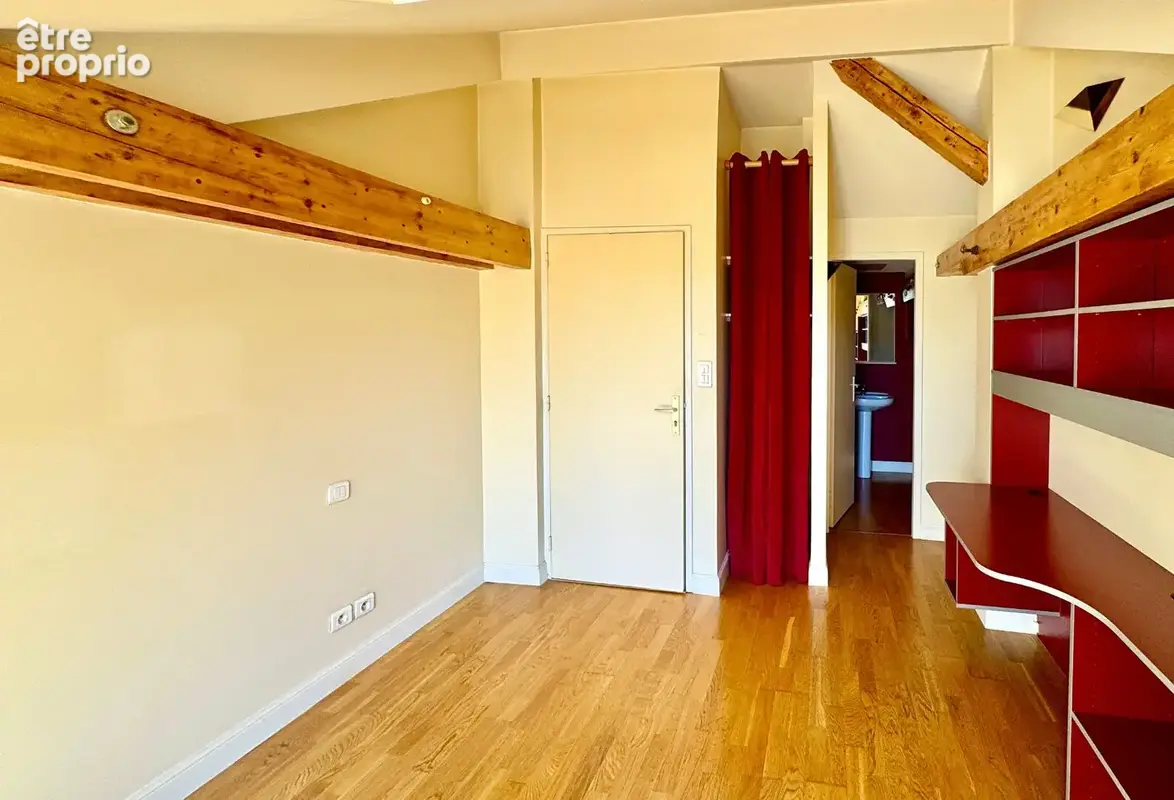 CLERMONT-FERRAND / Duplex coup de coeur à vendre de 112 m2 en centre-ville ! - photo 14
