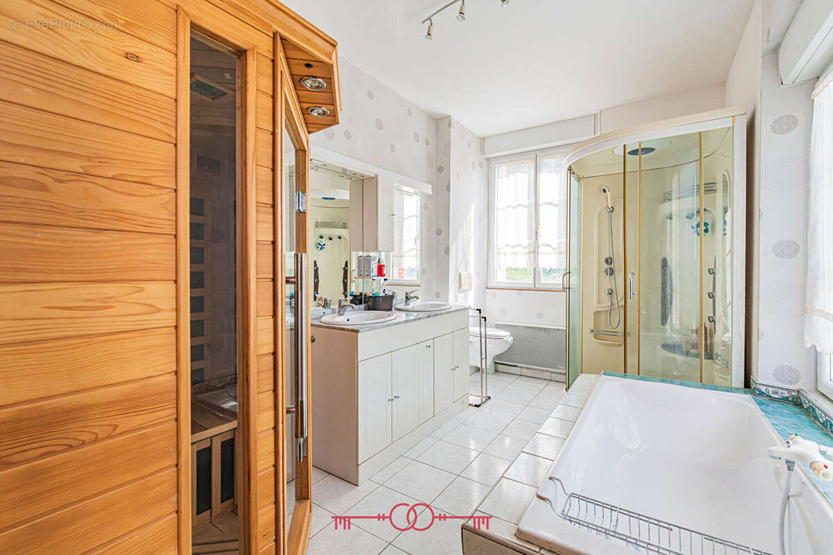 Maison à MAREUIL-LE-PORT