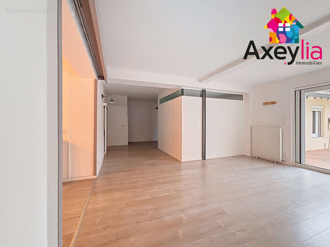 Appartement à LE COTEAU