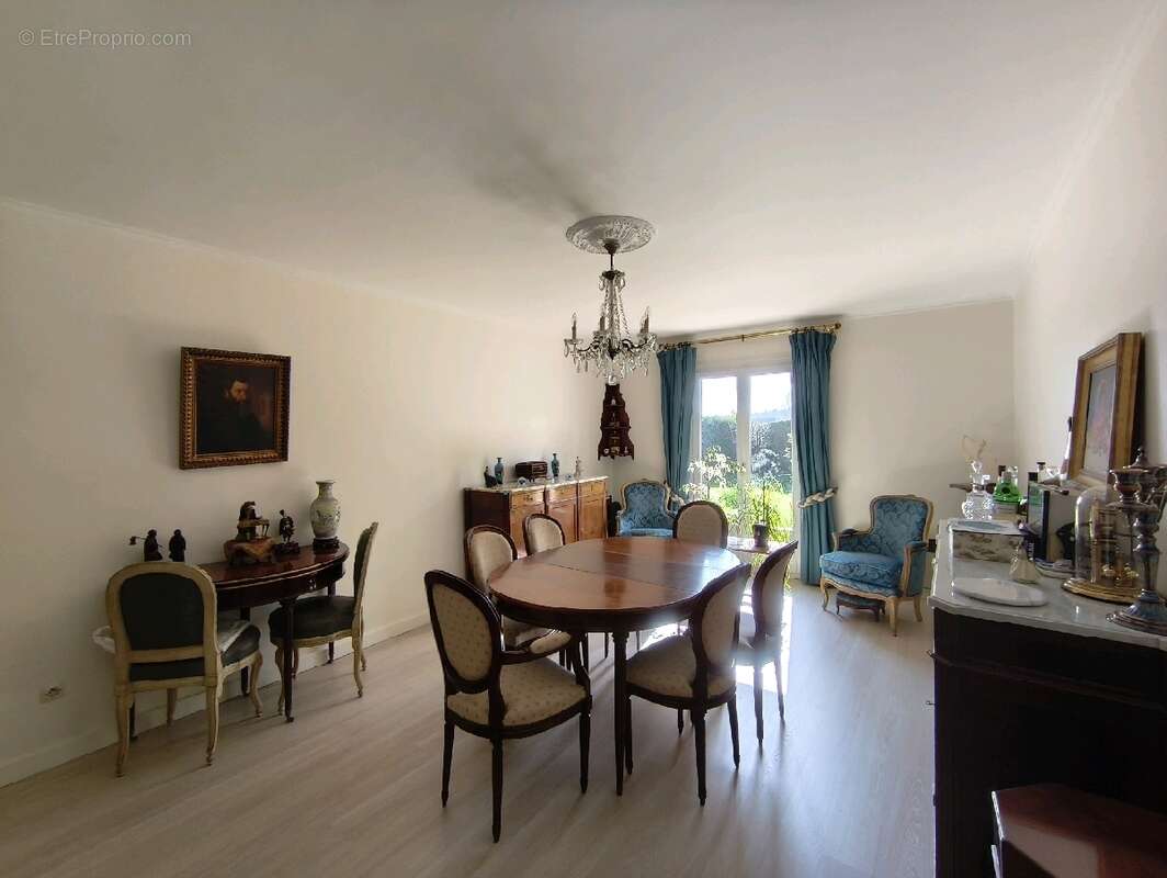 Maison à NESLES-LA-VALLEE