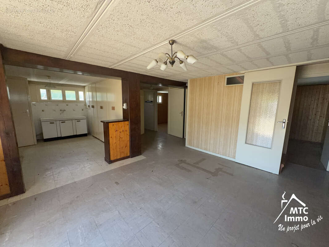 Maison a renover / terrain 518 m2 - photo 7