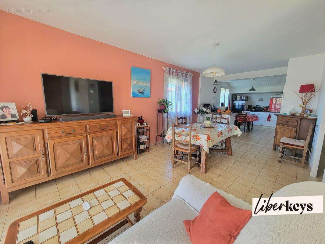 Maison à BRUGUIERES