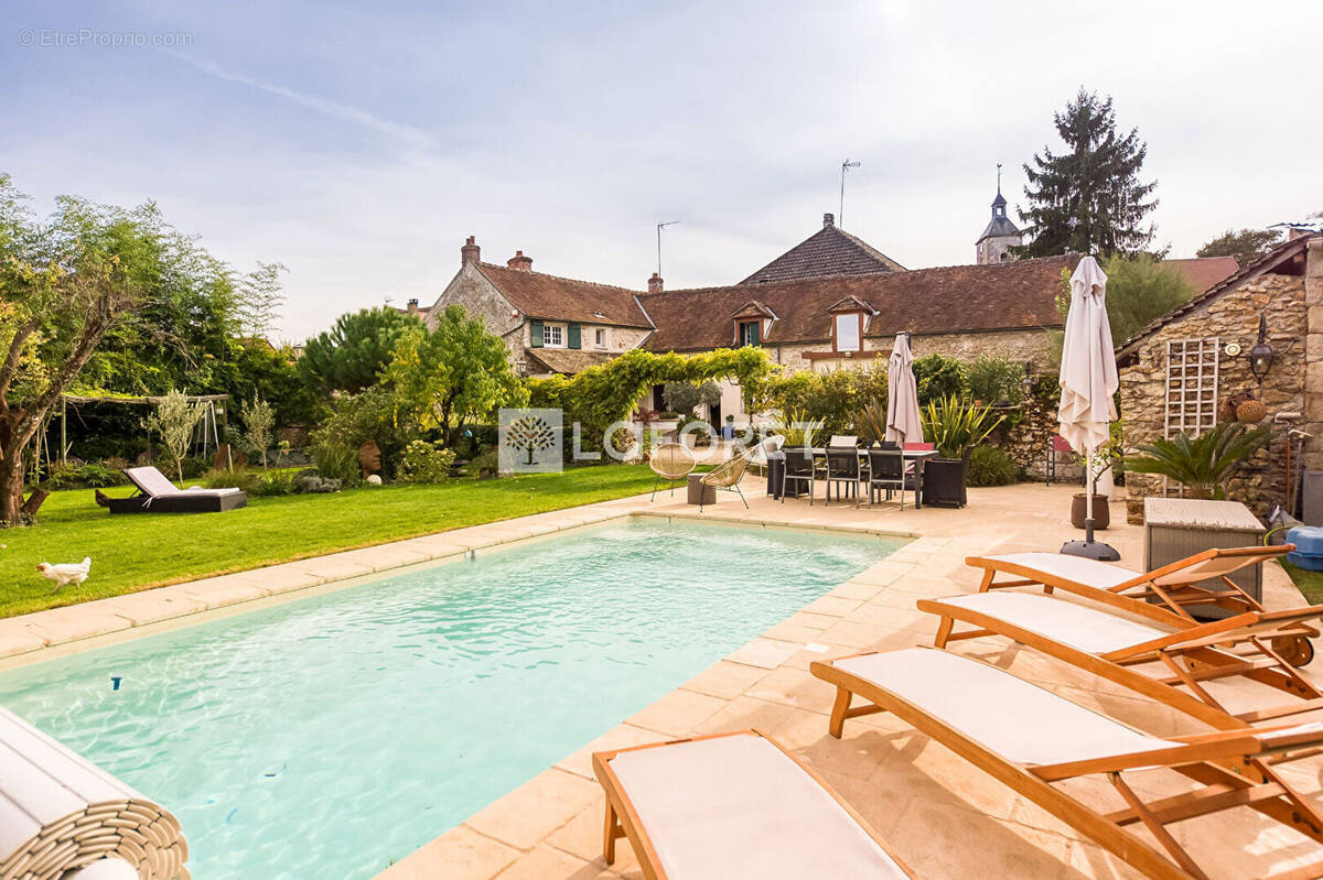 Maison à LIVERDY-EN-BRIE