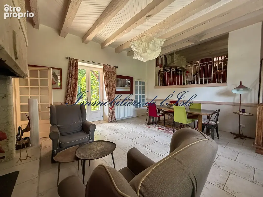Maison de caractere avec piscine et panorama sur la vallée - photo 7