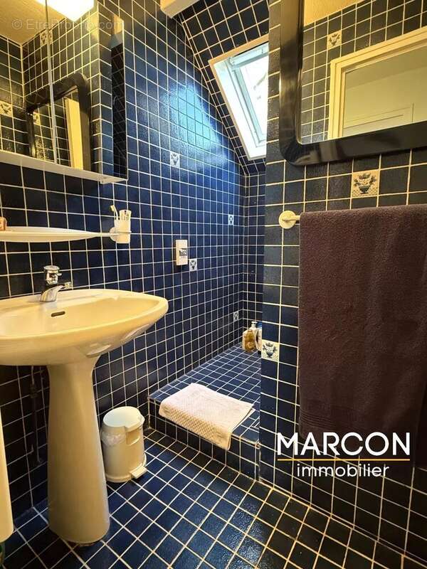 Maison à LA CELLE-DUNOISE