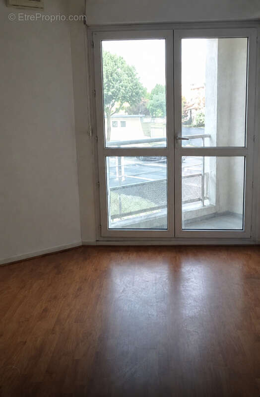 Talence T2 de 37.42 m2 1 chambre avec balcon et place de parking au 1er étage d'une résidence avec ascenseur d - photo 6