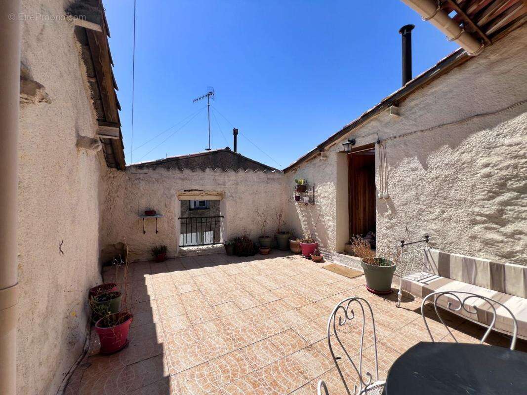 Maison 99 m² à Bize-Minervois  - photo 2