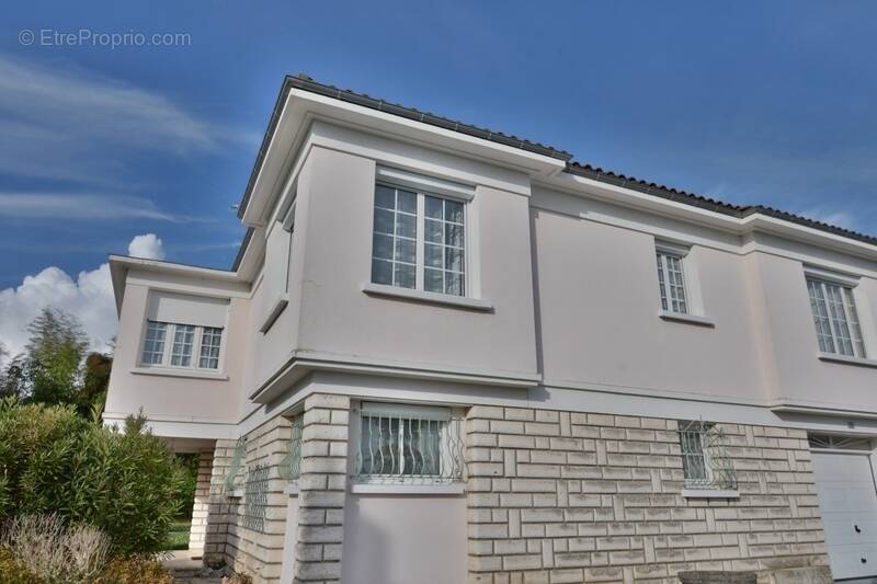 Maison à LA COURONNE