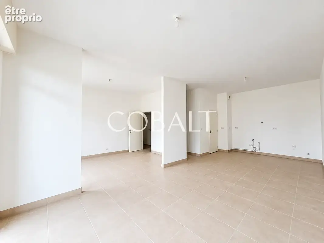 Appartement - 98 m2 - 3 chambres - Rez-de-jardin - double garage - Secteur Bonne Source - photo 2