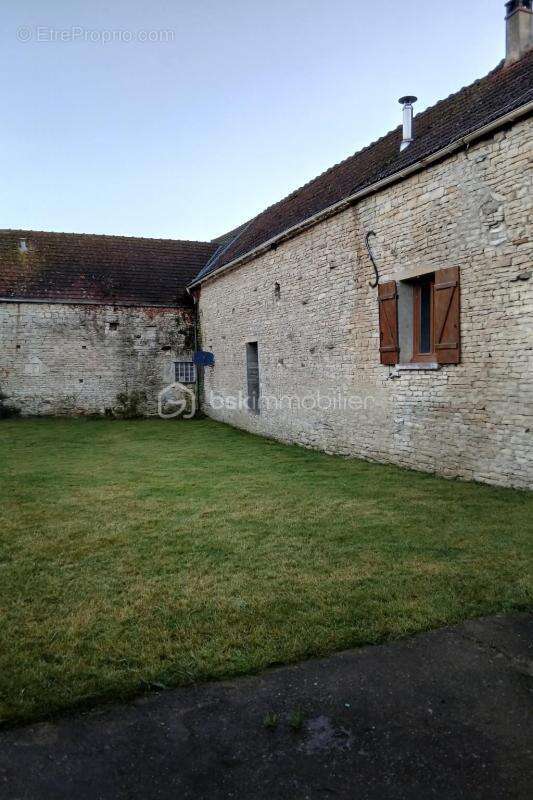 Maison à PRECY-LE-SEC