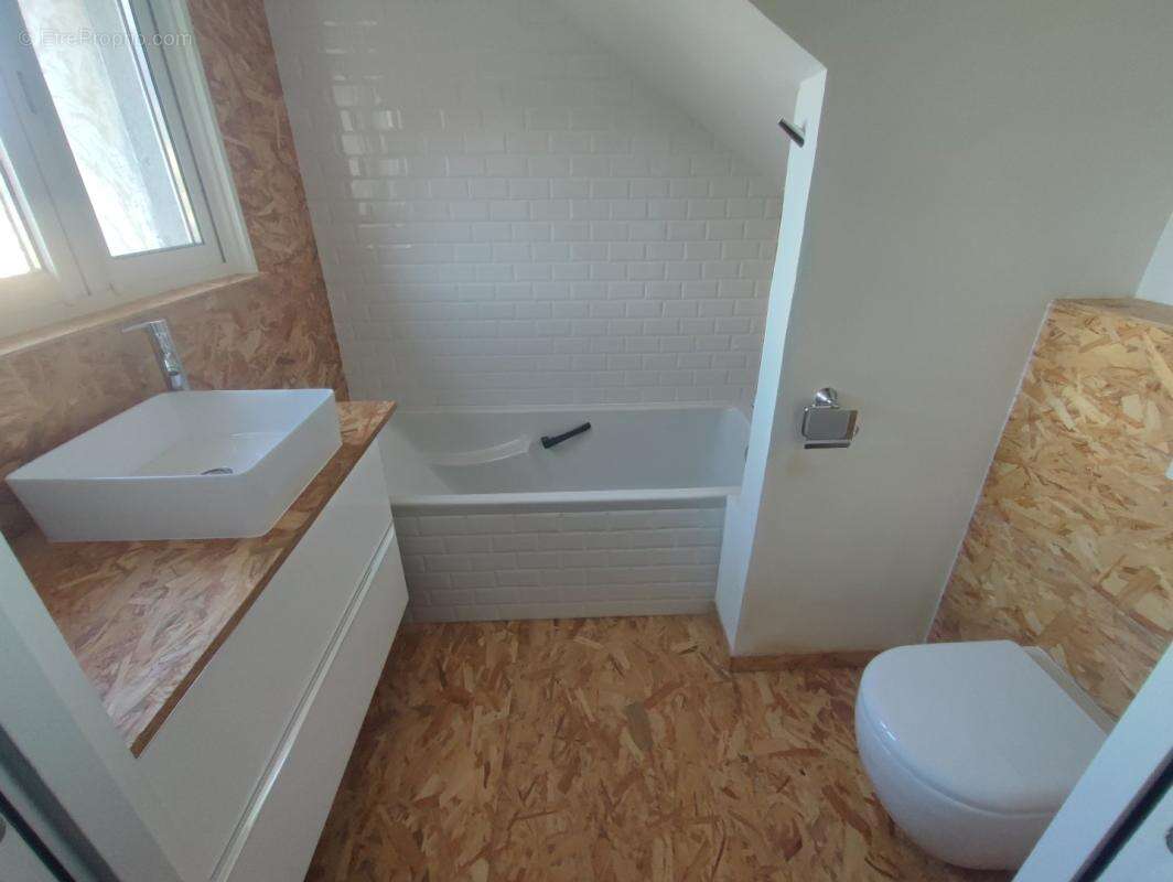 Appartement à GATTIERES
