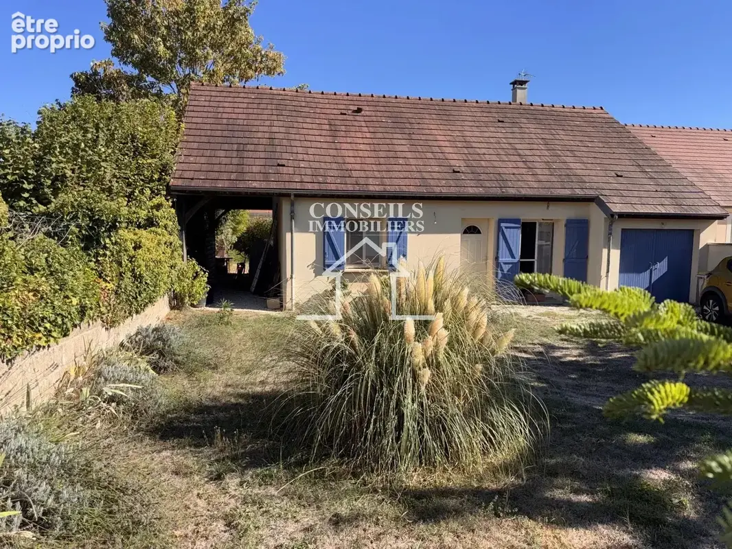 Photo Maison à Saint-Julien-Du-Sault au prix de 179 500€