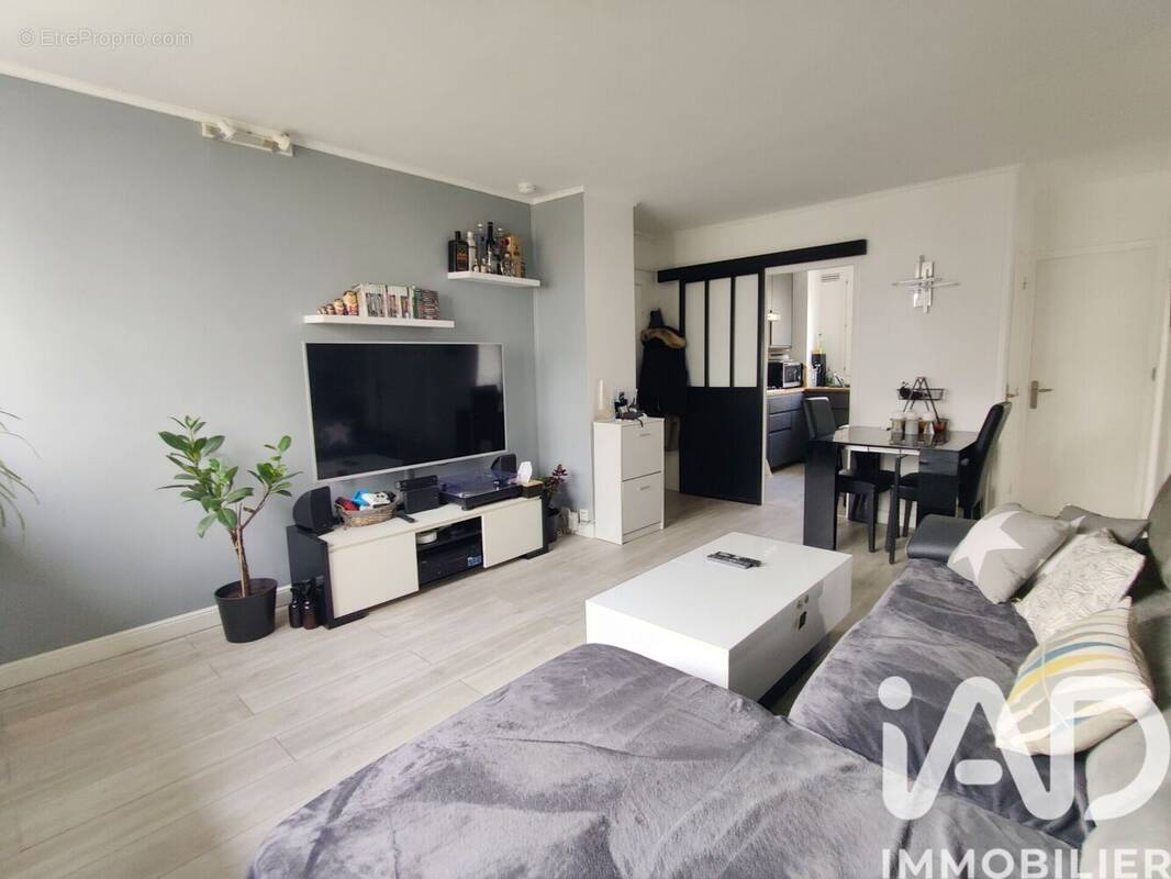 Photo 1 - Appartement à SAINT-GERMAIN-LES-ARPAJON