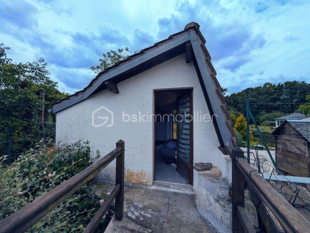 Demeure familiale de 171 m², dépendances et chapelle sur un parc de 5100 m² - photo 21