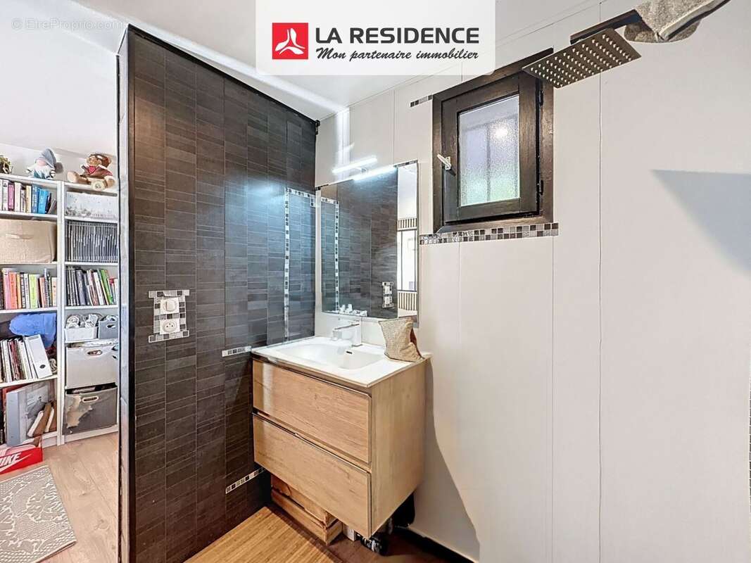 Appartement à ROQUEBRUNE-SUR-ARGENS