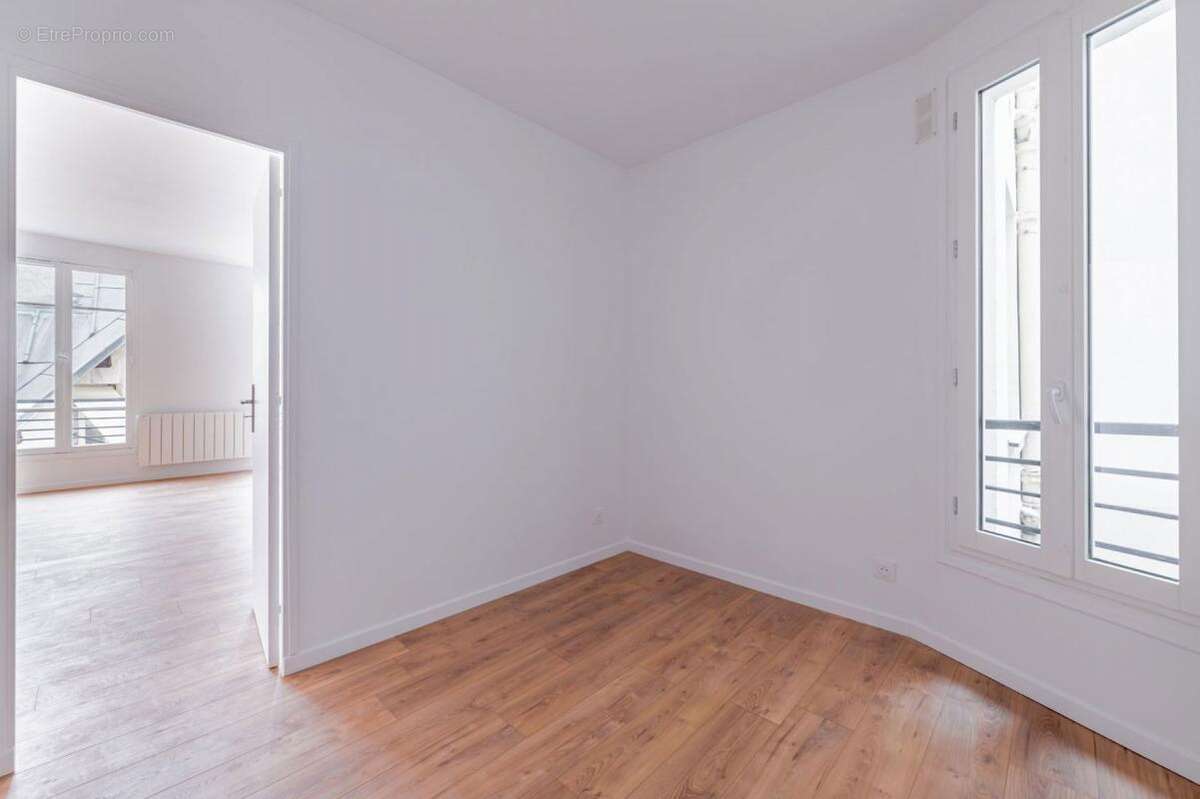 Appartement à PARIS-3E