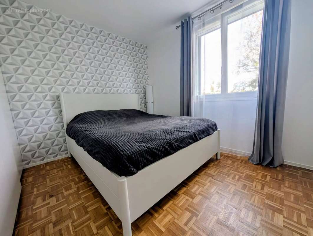 Appartement à LES CLAYES-SOUS-BOIS