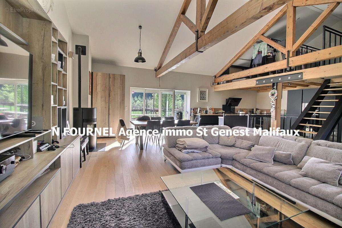 Appartement à SAINT-GENEST-MALIFAUX