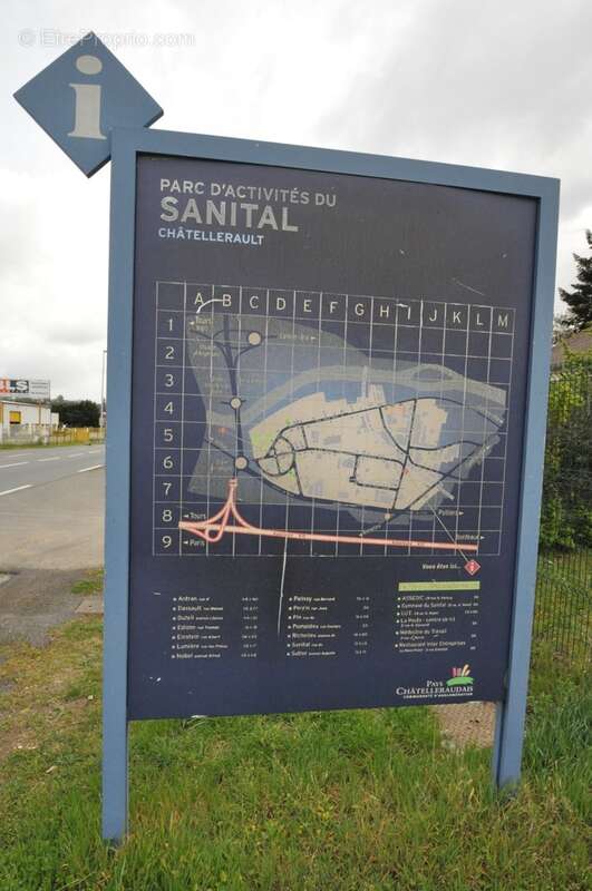 Dpt Vienne (86), à vendre CHATELLERAULT terrain Zone d'Activité Le Sanital - photo 3